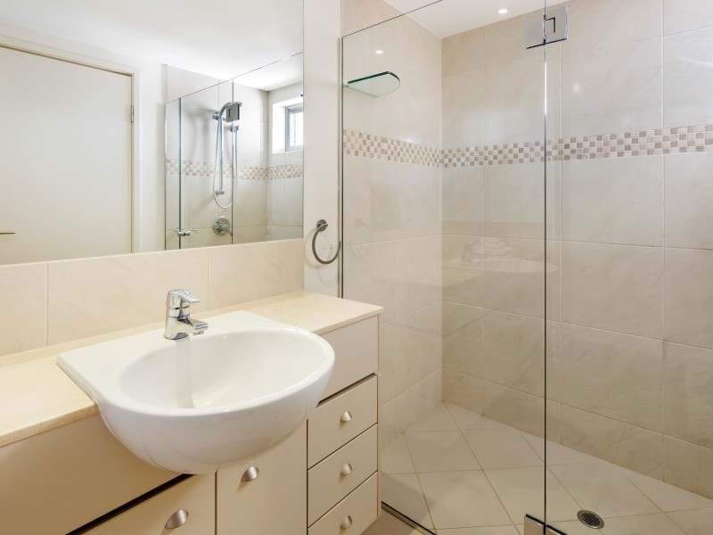 Unit 403 ‘Ocean Views Resort’ 115 Bulcock Street, Caloundra QLD 4551