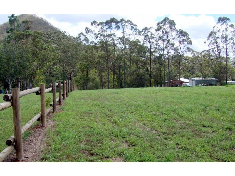 122 Lindeman Road, Beerwah QLD 4519