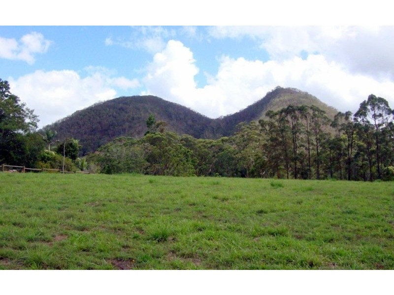 122 Lindeman Road, Beerwah QLD 4519