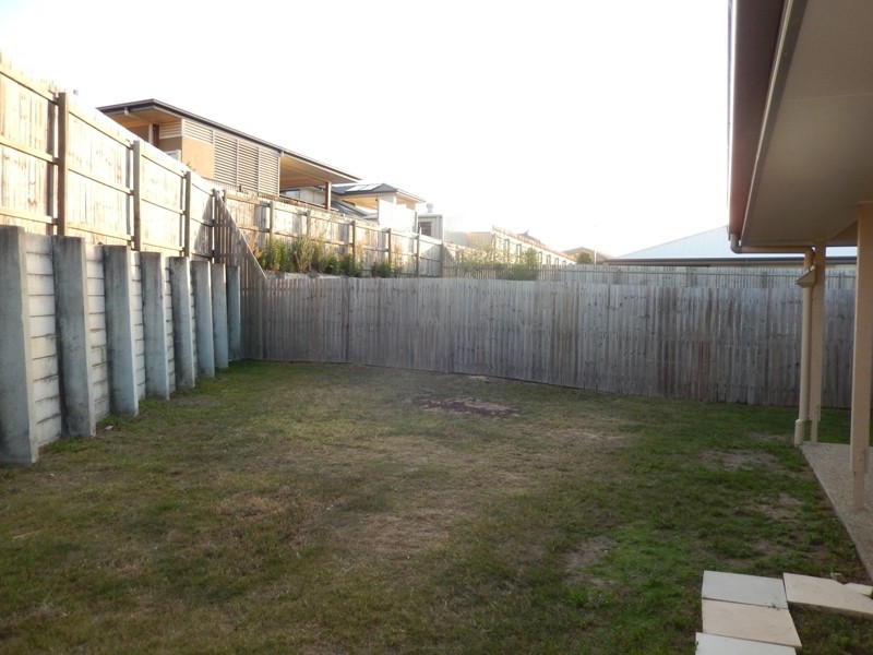 9 Middle Park, Little Mountain QLD 4551