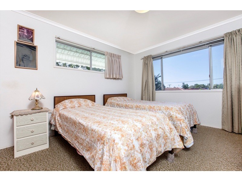 6 Earnshaw Street, Golden Beach QLD 4551