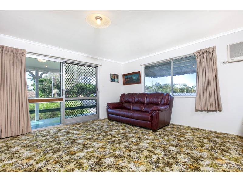 6 Earnshaw Street, Golden Beach QLD 4551
