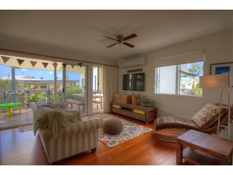 2/11 Wellington Parade, Shelly Beach QLD 4551