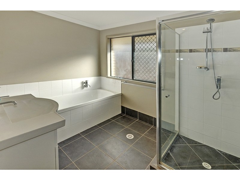 12 Maddock Avenue, Mooloolah Valley QLD 4553