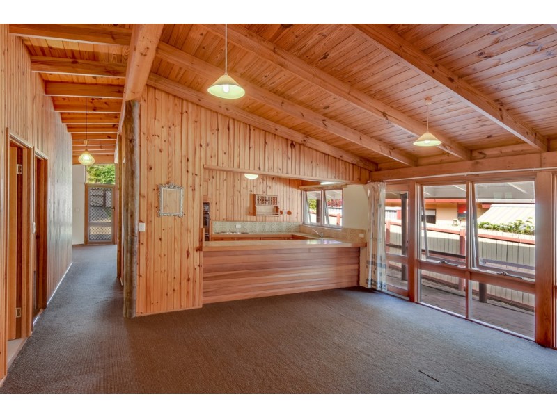 1 Fairlie Crescent, Moffat Beach QLD 4551