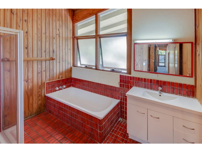 1 Fairlie Crescent, Moffat Beach QLD 4551