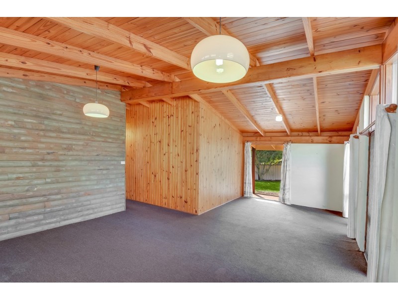 1 Fairlie Crescent, Moffat Beach QLD 4551