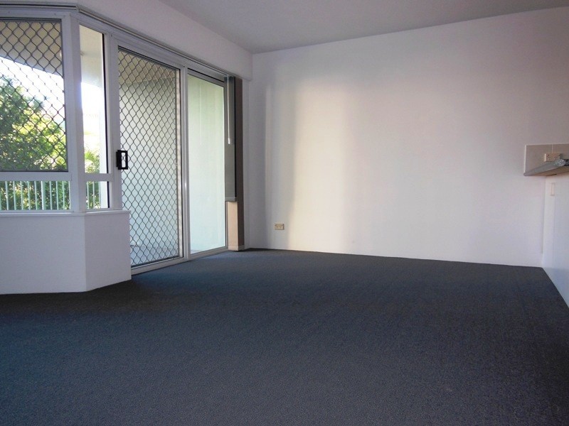 Unit 8 ‘Chequers’ 34 King Street, Kings Beach QLD 4551