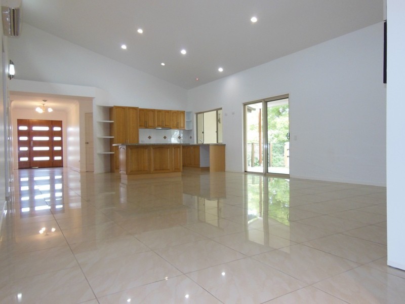 18 Cullen Drive, Little Mountain QLD 4551