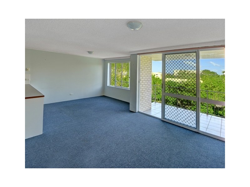 Unit 6 ‘Kensington’ 26 Saltair Street, Kings Beach QLD 4551