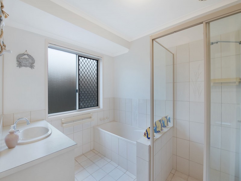 11 Sir Joseph Banks Drive, Pelican Waters QLD 4551