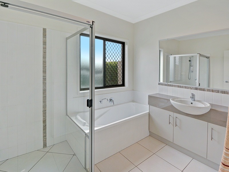 14 King Orchid Drive, Little Mountain QLD 4551