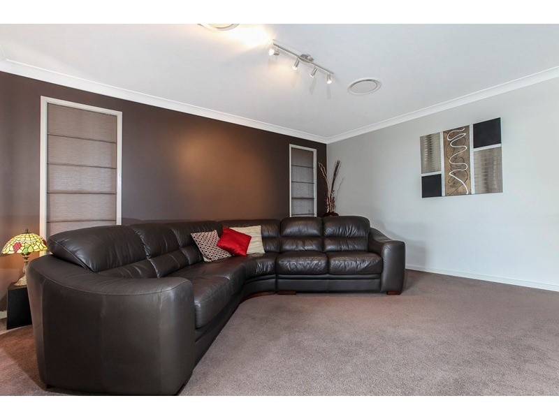 11 Rebecca Street, Little Mountain QLD 4551