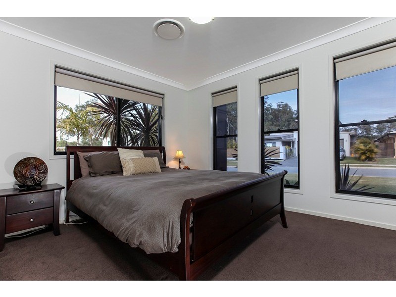11 Rebecca Street, Little Mountain QLD 4551