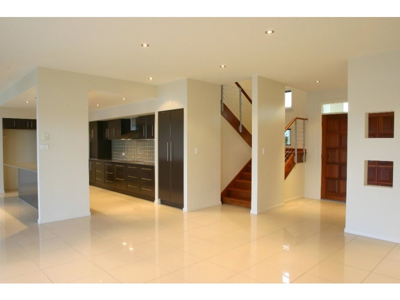 6 Antigua Court, Kawana Island QLD 4575