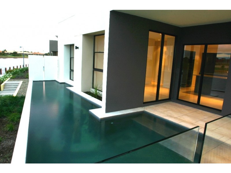 6 Antigua Court, Kawana Island QLD 4575