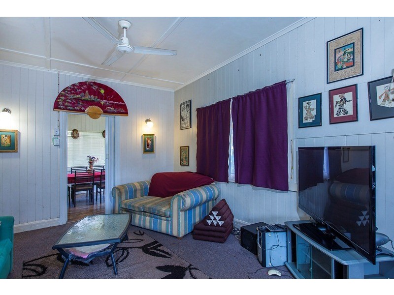 9 Vernon Street, Nambour QLD 4560