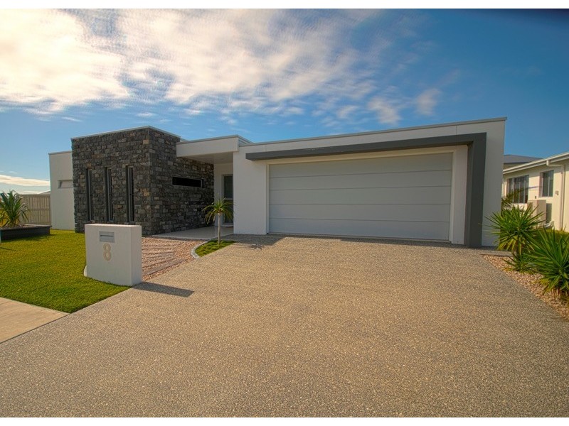 8 Headland Drive, Birtinya QLD 4575