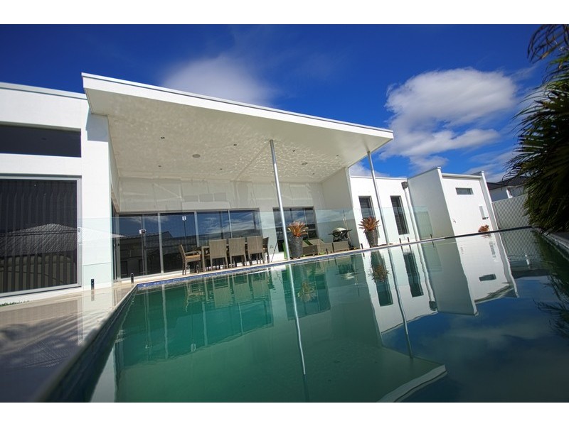 8 Headland Drive, Birtinya QLD 4575