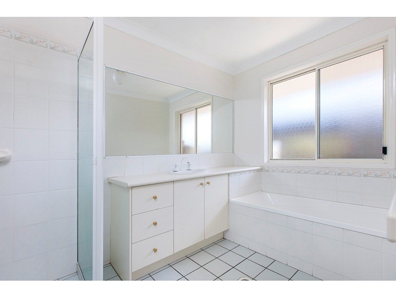 4 Bongaree Drive, Pelican Waters QLD 4551