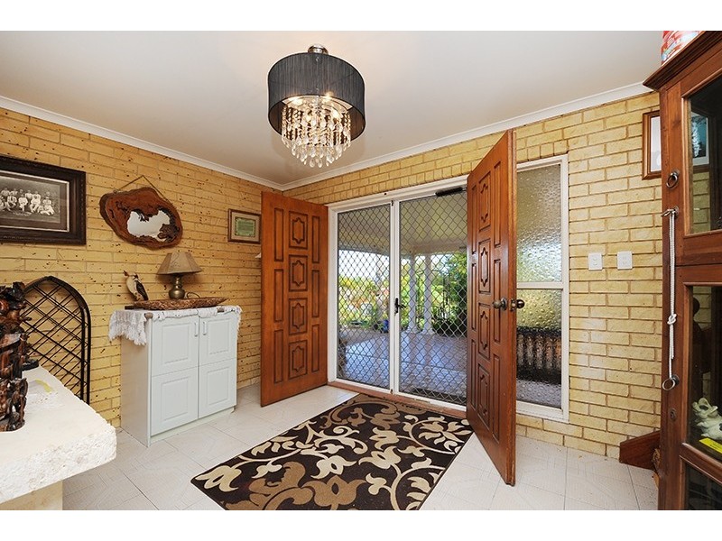 1 Pinewood Street, Little Mountain QLD 4551