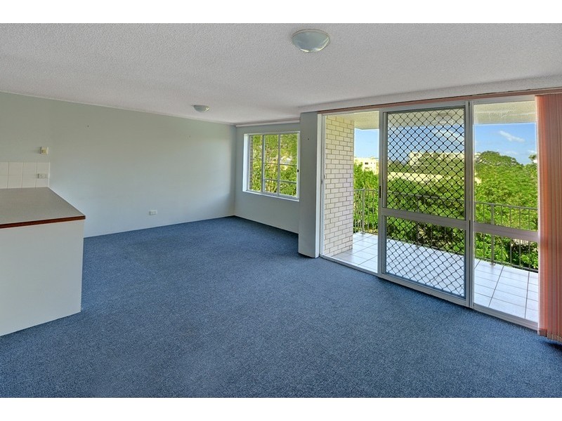 Unit 6 ‘Kensington’ 26 Saltair Street, Kings Beach QLD 4551