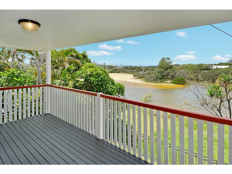10 Cooroora Street, Dicky Beach QLD 4551