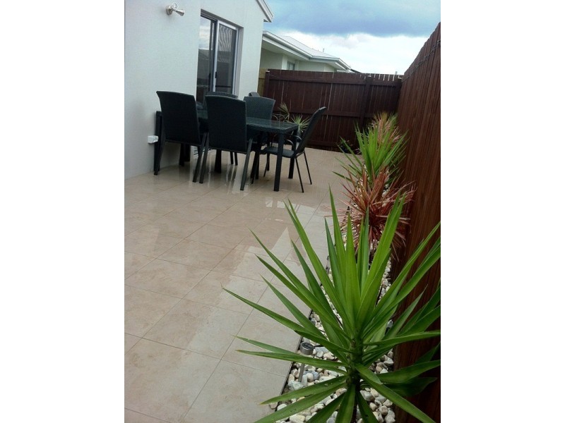4 Sapphire Street, Caloundra West QLD 4551