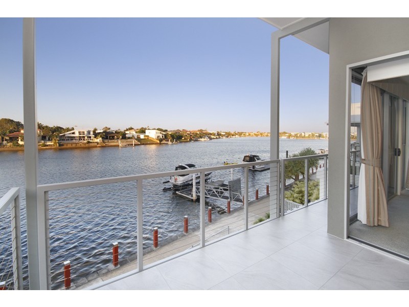 35 Barbuda Circuit, Kawana Island QLD 4575