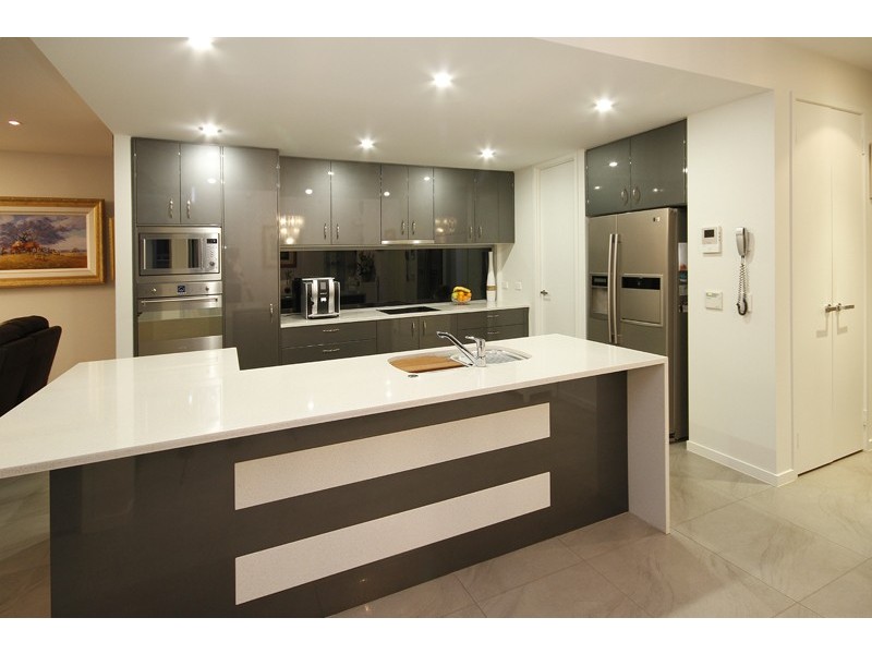 35 Barbuda Circuit, Kawana Island QLD 4575