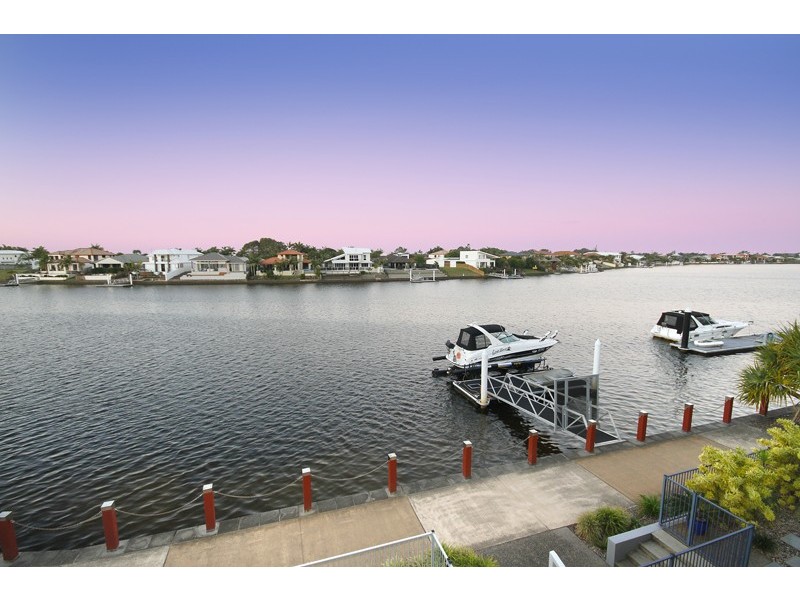 35 Barbuda Circuit, Kawana Island QLD 4575