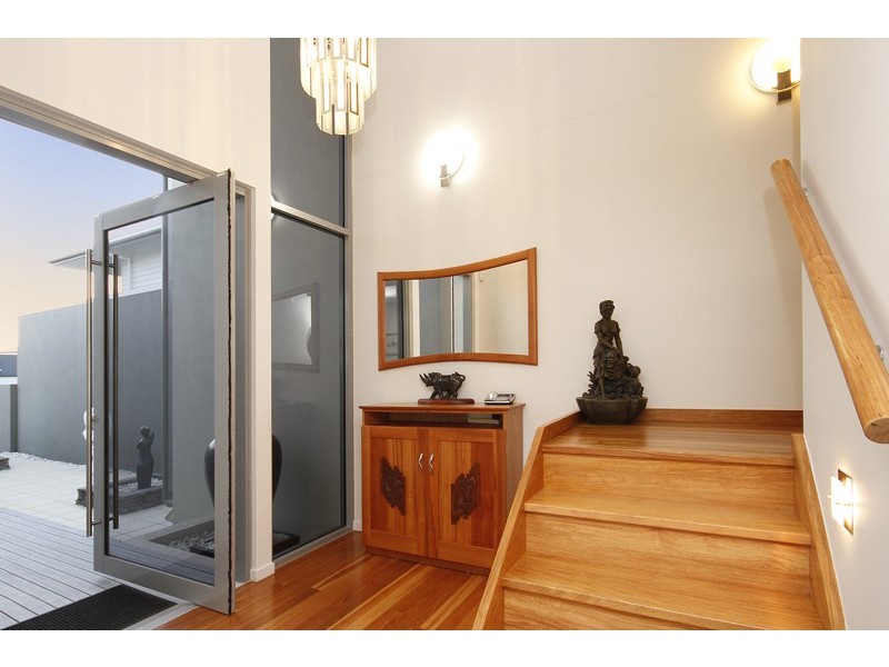 35 Barbuda Circuit, Kawana Island QLD 4575