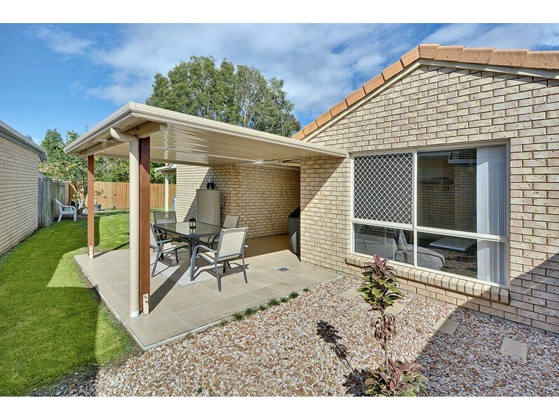 39 Lakeshore Place, Little Mountain QLD 4551