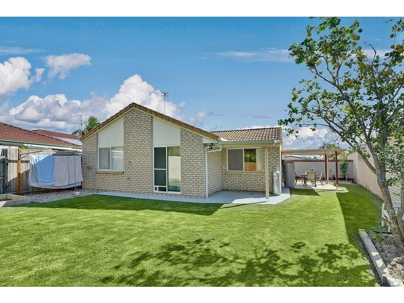 39 Lakeshore Place, Little Mountain QLD 4551