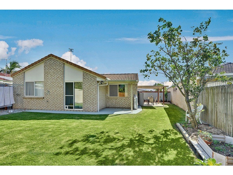 39 Lakeshore Place, Little Mountain QLD 4551