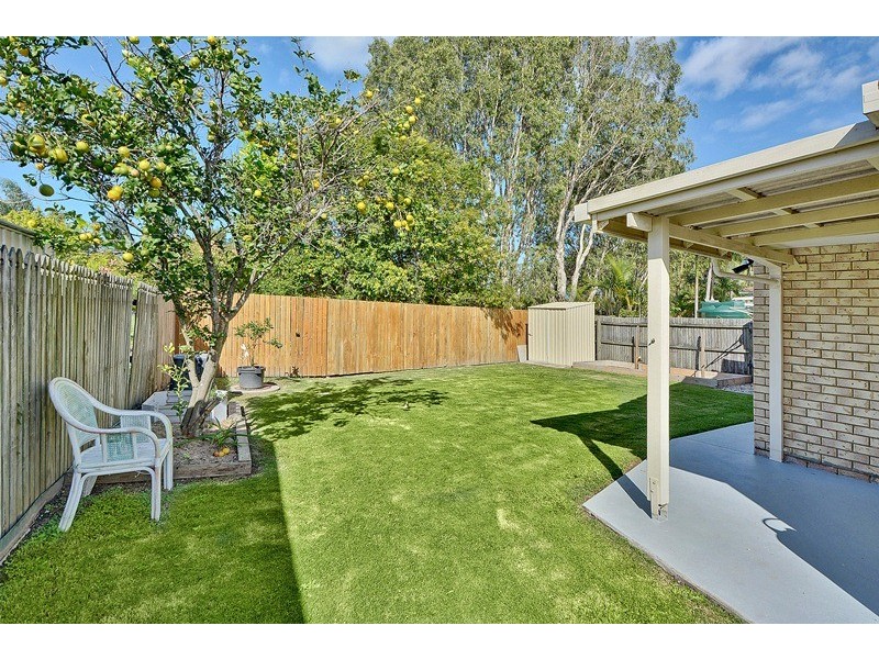 39 Lakeshore Place, Little Mountain QLD 4551