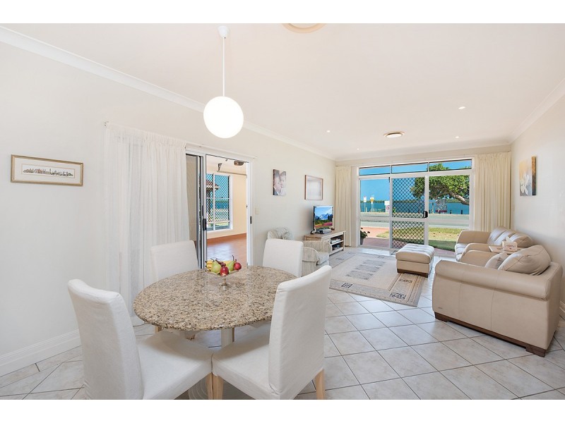 135 Golden Beach Esplanade, Golden Beach QLD 4551