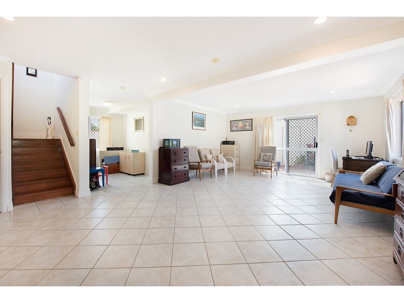 135 Golden Beach Esplanade, Golden Beach QLD 4551