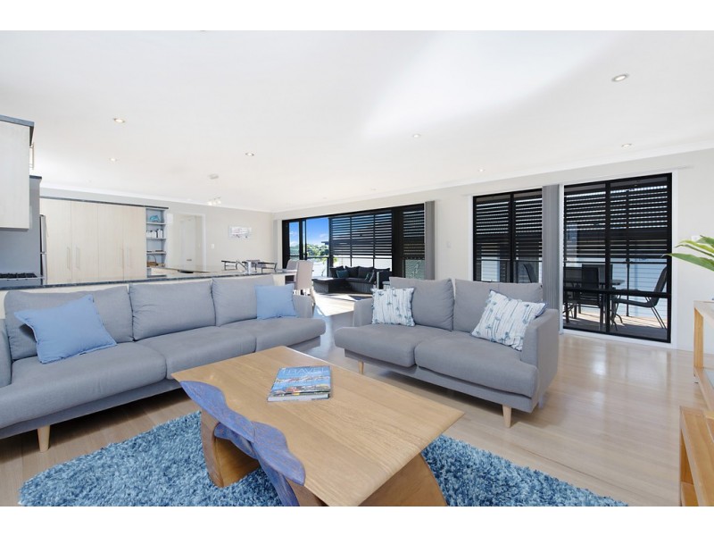 22 Seaview Terrace, Moffat Beach QLD 4551