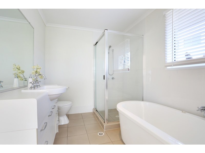 7 Airlie Crescent, Pelican Waters QLD 4551