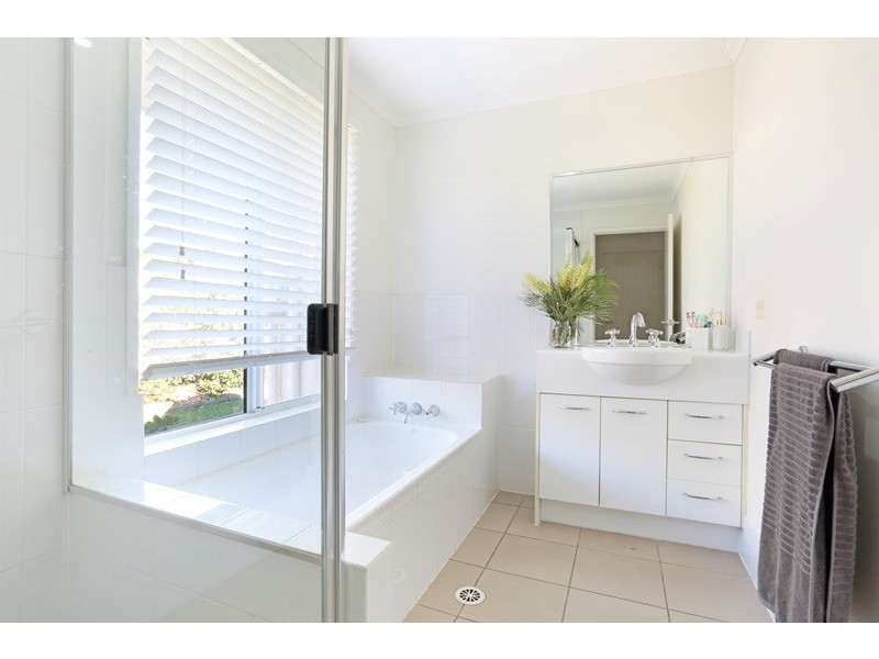 7 Airlie Crescent, Pelican Waters QLD 4551