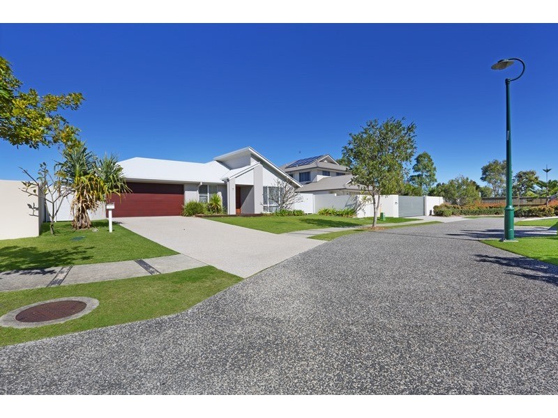7 Airlie Crescent, Pelican Waters QLD 4551