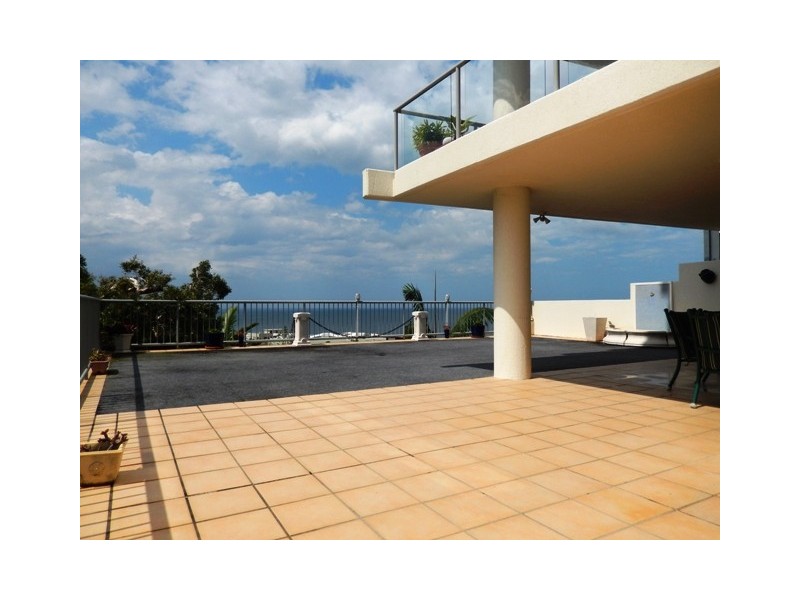 Unit 2 ‘The Lighthouses Caloundra’ 5 Canberra Terrace, Kings Beach QLD 4551