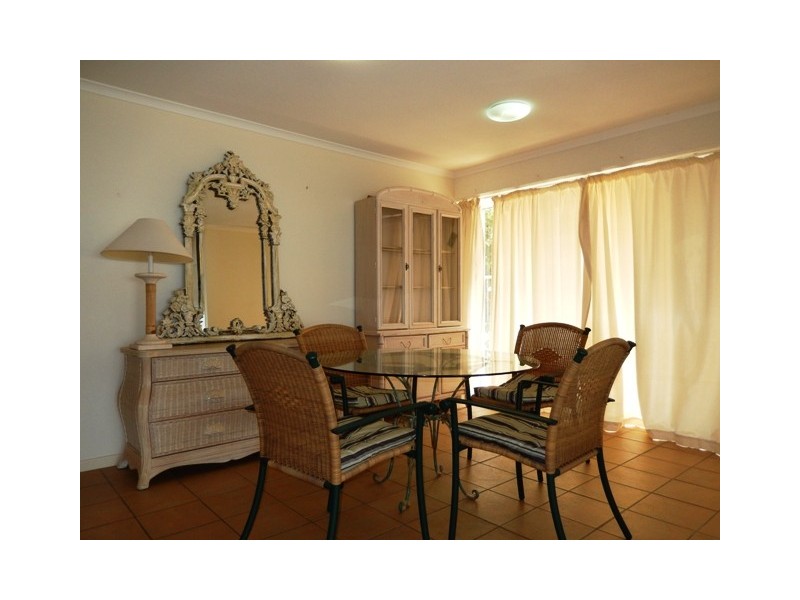 Unit 2 ‘The Lighthouses Caloundra’ 5 Canberra Terrace, Kings Beach QLD 4551