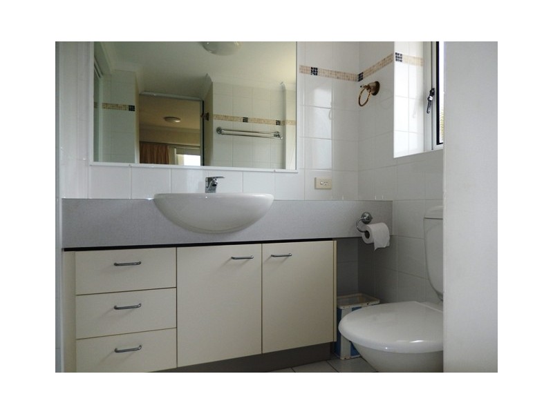 Unit 2 ‘The Lighthouses Caloundra’ 5 Canberra Terrace, Kings Beach QLD 4551