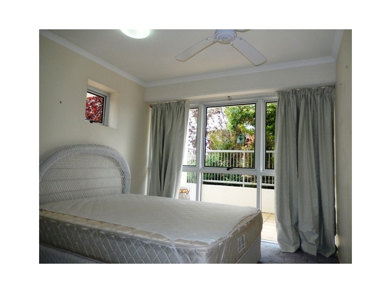 Unit 2 ‘The Lighthouses Caloundra’ 5 Canberra Terrace, Kings Beach QLD 4551