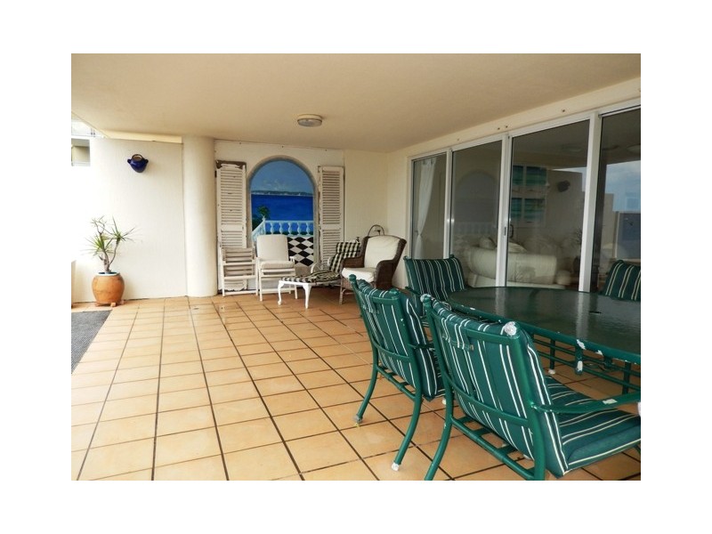 Unit 2 ‘The Lighthouses Caloundra’ 5 Canberra Terrace, Kings Beach QLD 4551