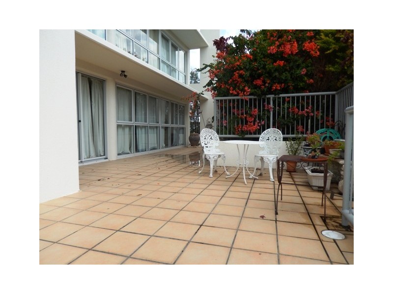 Unit 2 ‘The Lighthouses Caloundra’ 5 Canberra Terrace, Kings Beach QLD 4551