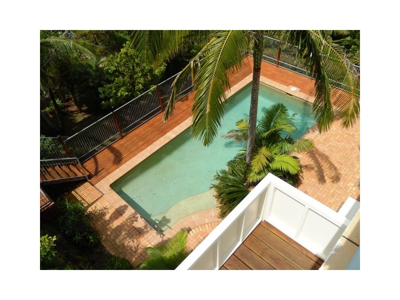 Unit 2 ‘The Lighthouses Caloundra’ 5 Canberra Terrace, Kings Beach QLD 4551