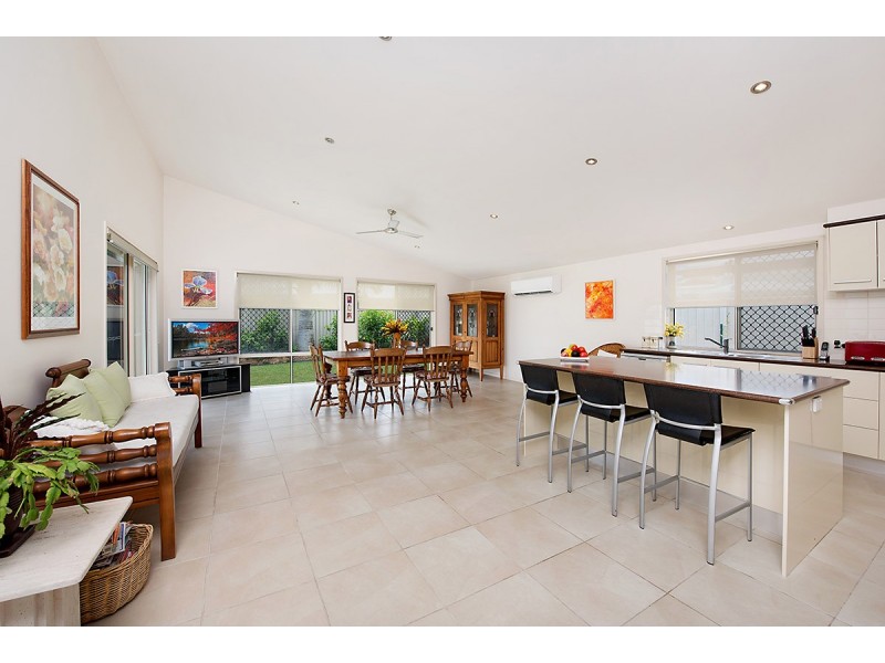 1 Sylvie Street, Pelican Waters QLD 4551